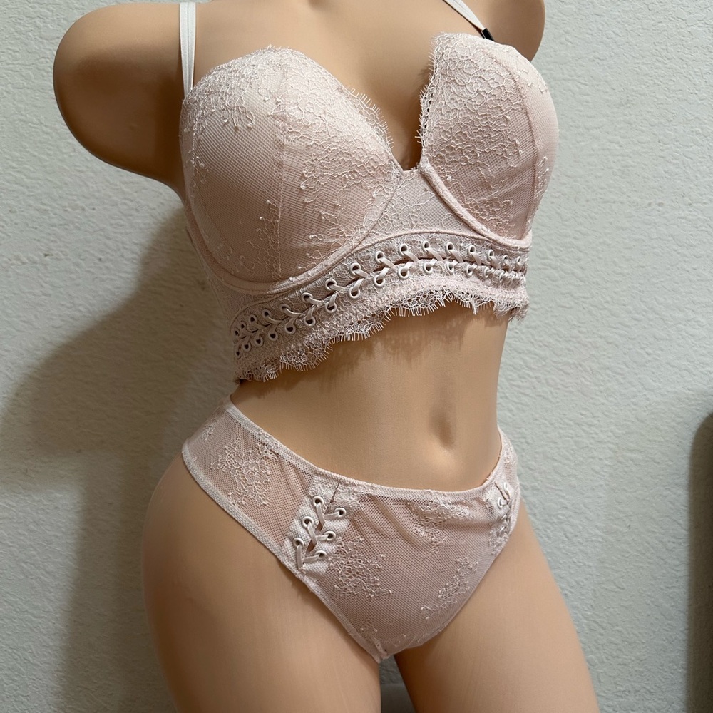 32DD,M Victoria’s Secret bra set